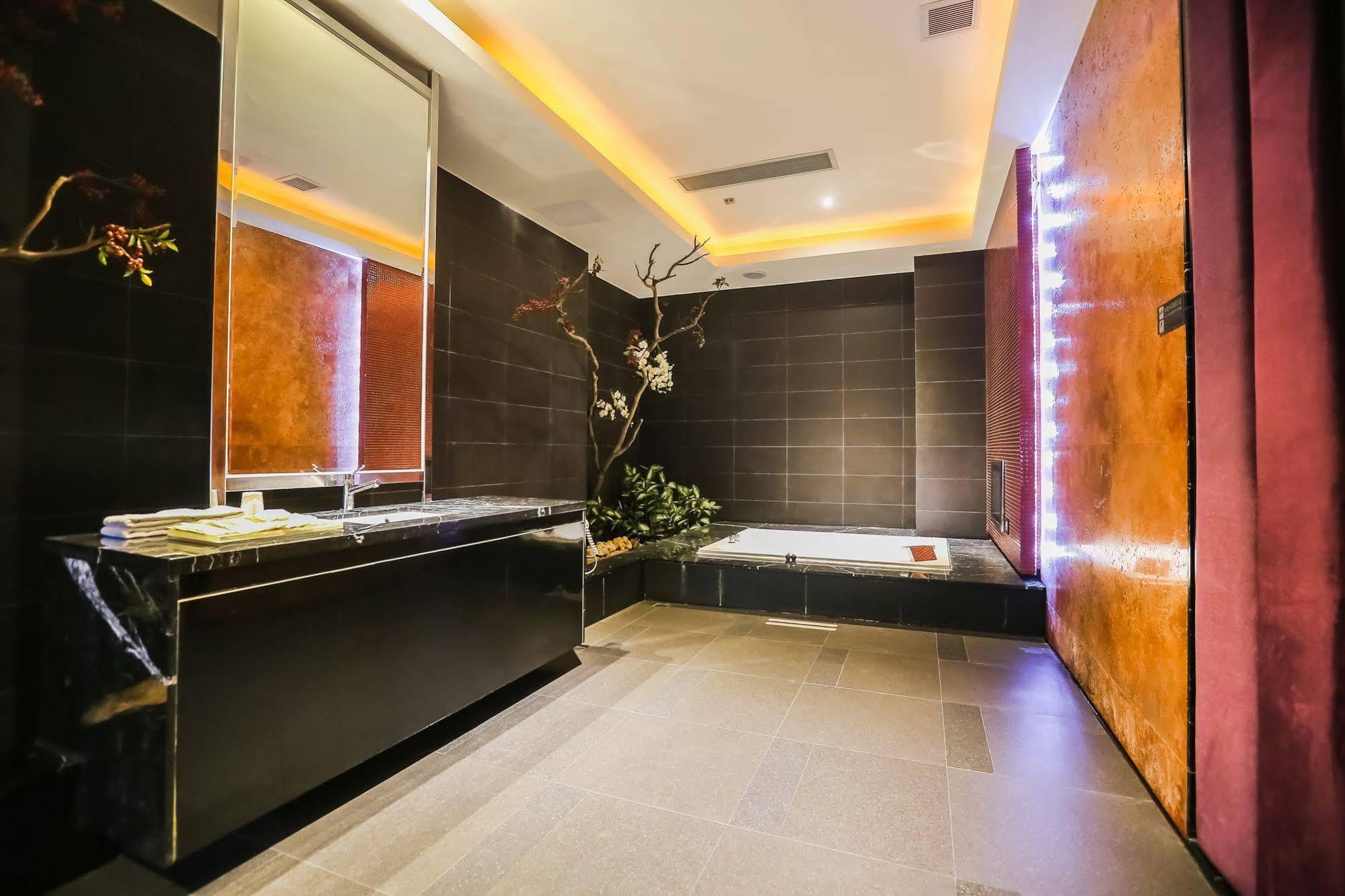 Ohya Chain Boutique Motel Taoyuan Zewnętrze zdjęcie